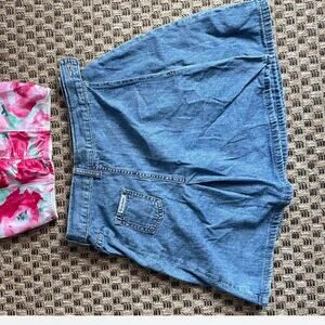 Vintage Guess Denim Skirt – Size 6